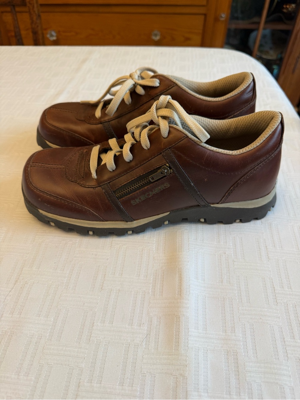 Skechers Men’s Brown Leather Lace-Up Slip-On Sneakers with Beige Accents